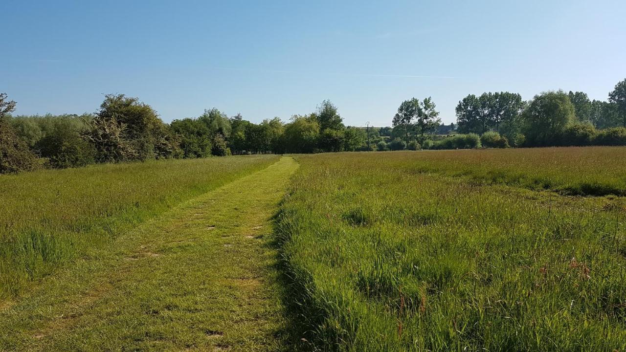 Gite Du Vieux Saule 1 Gite Avec Spa Privatif Pour 2 Personnes 1 Suite Familiale Sans Spa Vieil-Hesdin Exterior photo